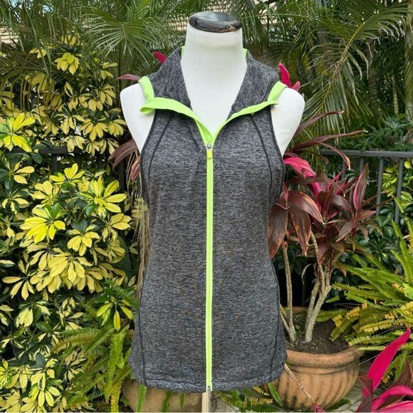 Sweaty Betty Active Vest - Picture 4 of 10